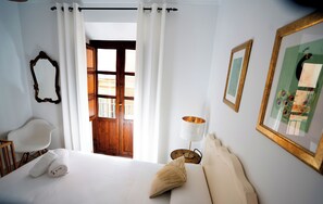Appartement Familial, vue ville (2) | Rideaux occultants, fer et planche à repasser, Wi-Fi gratuit