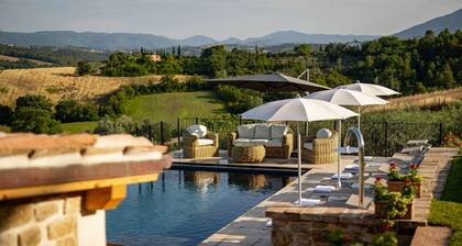 Wonderful private villa with A/C, private pool, WIFI, TV, patio and panoramic view, close to Spo...