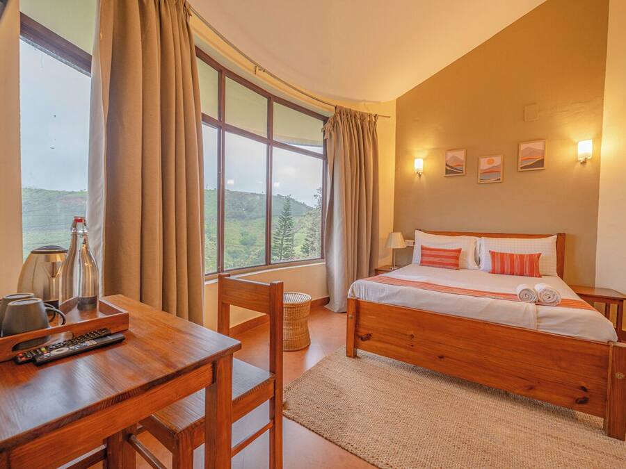 Laptop workspace, free WiFi, bed sheets