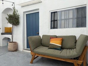 Terrace/patio - Casa Entre Lunas - Stylish Rustic Retreat in Historic Mountain Village (Olvera)