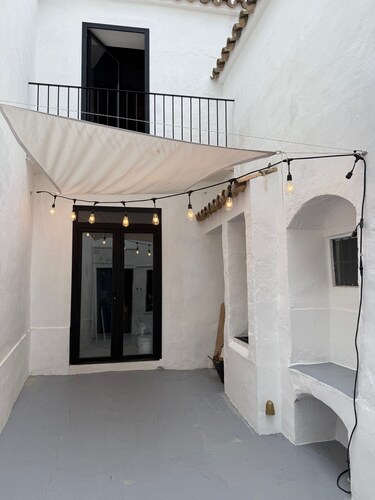 Casa Entre Lunas - Stylish Rustic Retreat in Historic Mountain Village