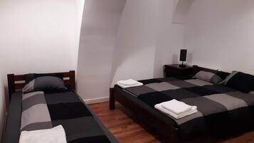 2 bedrooms, iron/ironing board, WiFi, bed sheets