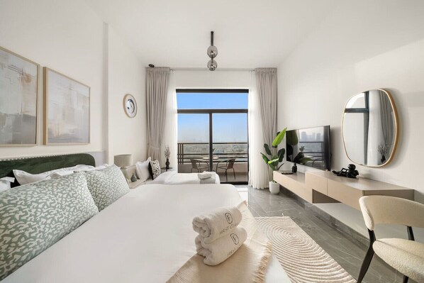 Iron/ironing board, WiFi, bed sheets