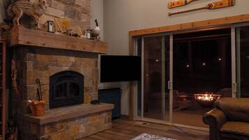 Cabin, Berbilang Katil, Hot Tub, Mountain View (Three Pine Cabin) | Bahagian dalam