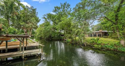 Waterfront home on Spring, Manatees, Boat Slip, Gulf access, scalloping.