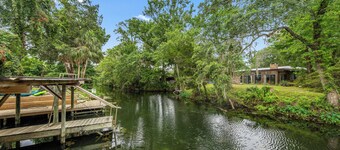 Waterfront home on Spring, Manatees, Boat Slip, Gulf access, scalloping.