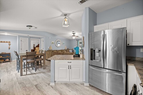 Waterfront home on Spring, Manatees, Boat Slip, Gulf access, scalloping.