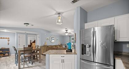 Waterfront home on Spring, Manatees, Boat Slip, Gulf access, scalloping.