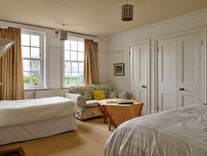 9 chambres, accès au Wi-Fi (inclus), literie fournie