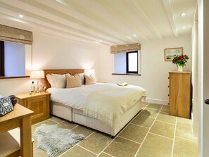 5 habitaciones, cuna de viaje, wifi gratis y ropa de cama 