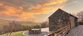 Beautiful  villa for 10 people with WIFI and TV