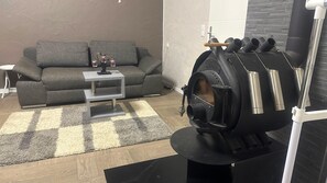 Apartment | 2 bilik tidur, seterika/papan seterika