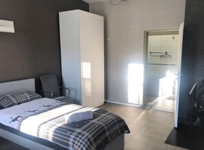 Apartment | 2 bedrooms, iron/ironing board