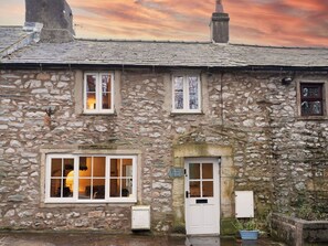 تفاصيل الفندق من الخارج