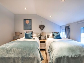4 bedrooms, free WiFi, bed sheets