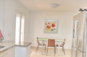 Dining - Casa Zarzamora     . (Conil de la Frontera)