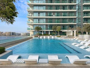 Pool - FIRST CLASS | 2BR | Sea & Palm View | Beachfront (Dubai)