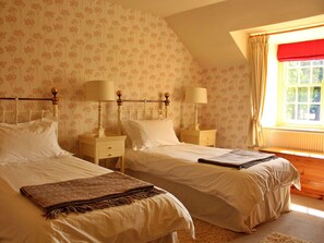 2 chambres, lit parapluie, Wi-Fi gratuit, draps fournis