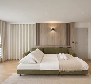 Appartement Familial, vue cour intérieure | Coin séjour