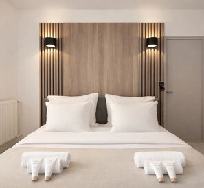 Family Apartment, Courtyard View | Iron/ironing board, travel crib, free WiFi, bed sheets - 1615 Quinet (Paris)