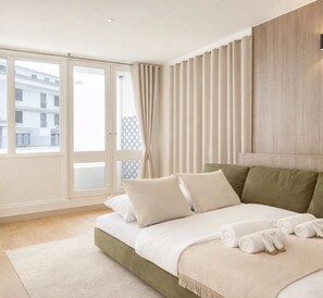 Family Apartment, Courtyard View | Living area