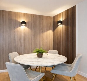 Living area - 1615 Quinet (Paris)