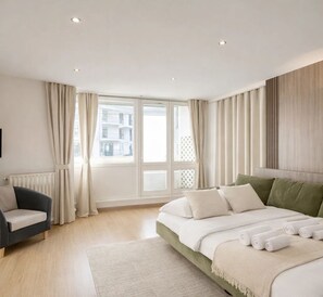 Family Apartment, Courtyard View | Living area