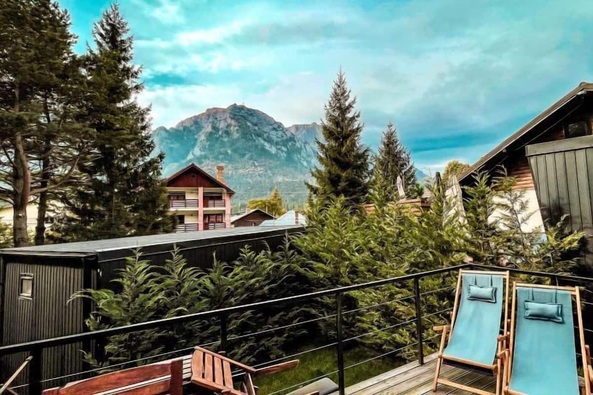 Double Room, 1 Queen Bed, Mountain View | Terrace/patio
