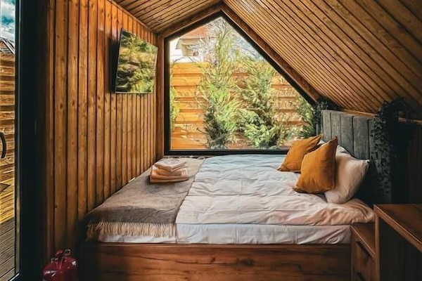 Tiny | Minibar, iron/ironing board, free cribs/infant beds, free WiFi