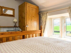 3 habitaciones, cuna de viaje, wifi gratis y ropa de cama 