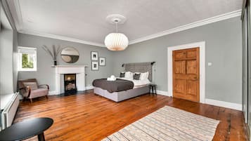 7 bedrooms, travel cot, free WiFi, bed sheets