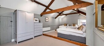 Estupenda casa de vacaciones con jacuzzi, WIFI, TV, mascotas permitida y aparcamiento