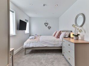 2 Schlafzimmer, Reisekinderbett, kostenloses WLAN, Bettwäsche
