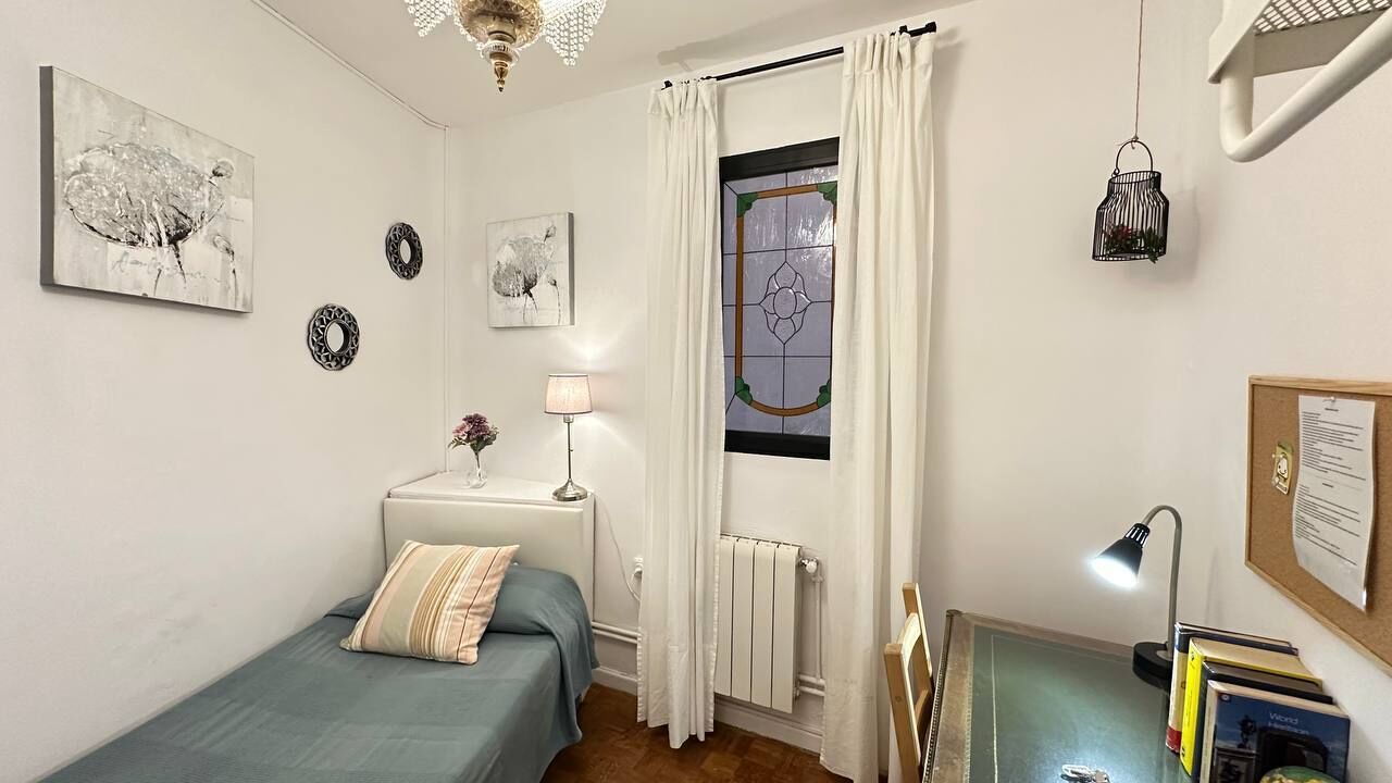 Single Room, Shared Bathroom