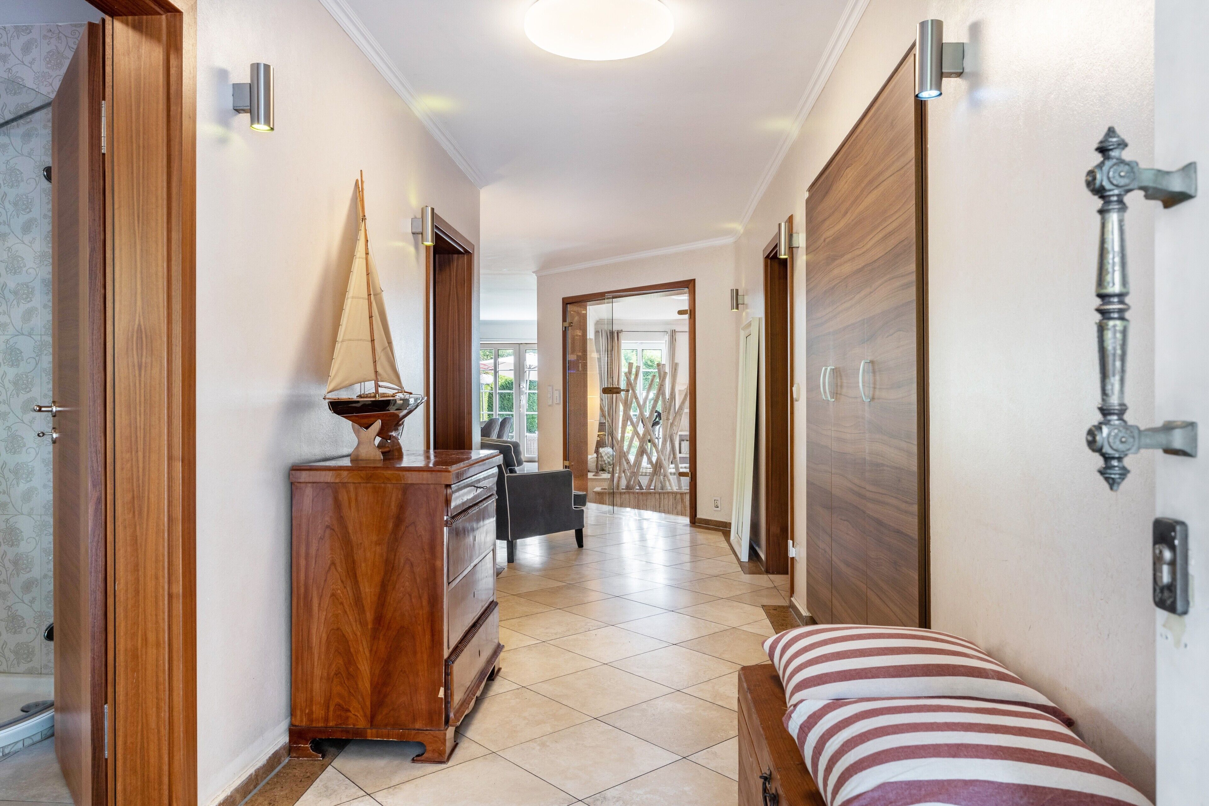 1 camera, Wi-Fi, lenzuola