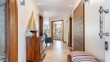 1 camera, Wi-Fi, lenzuola