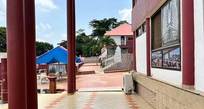 Royal Lee's Hotel