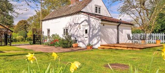 Beautiful villa for 4 guests with WIFI and parking