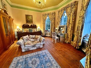 TV, fireplace, DVD player