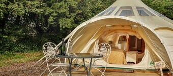 Wonderful villa for 16 guests with hot tub, WIFI, TV, pets allowed and parking