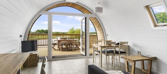 Wonderful  villa for 6 guests with hot tub, TV, terrace and pets allowed