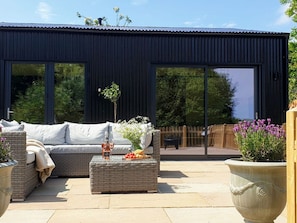 Terrace/patio - Beautiful  villa for 4 people with WIFI, TV and terrace (Sawston)