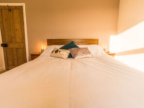 2 bedrooms, free WiFi, bed sheets - Beautiful  villa for 4 people with WIFI, TV and terrace (Matlock)