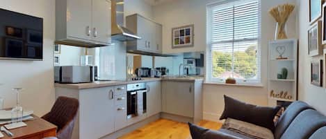 Microwave, oven