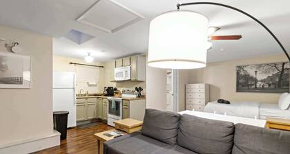 Ground-Floor Forest Park Studio | Parking, Washer/Dryer & Fast Wi-Fi