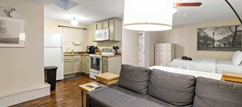 Ground-Floor Forest Park Studio | Parking, Washer/Dryer & Fast Wi-Fi