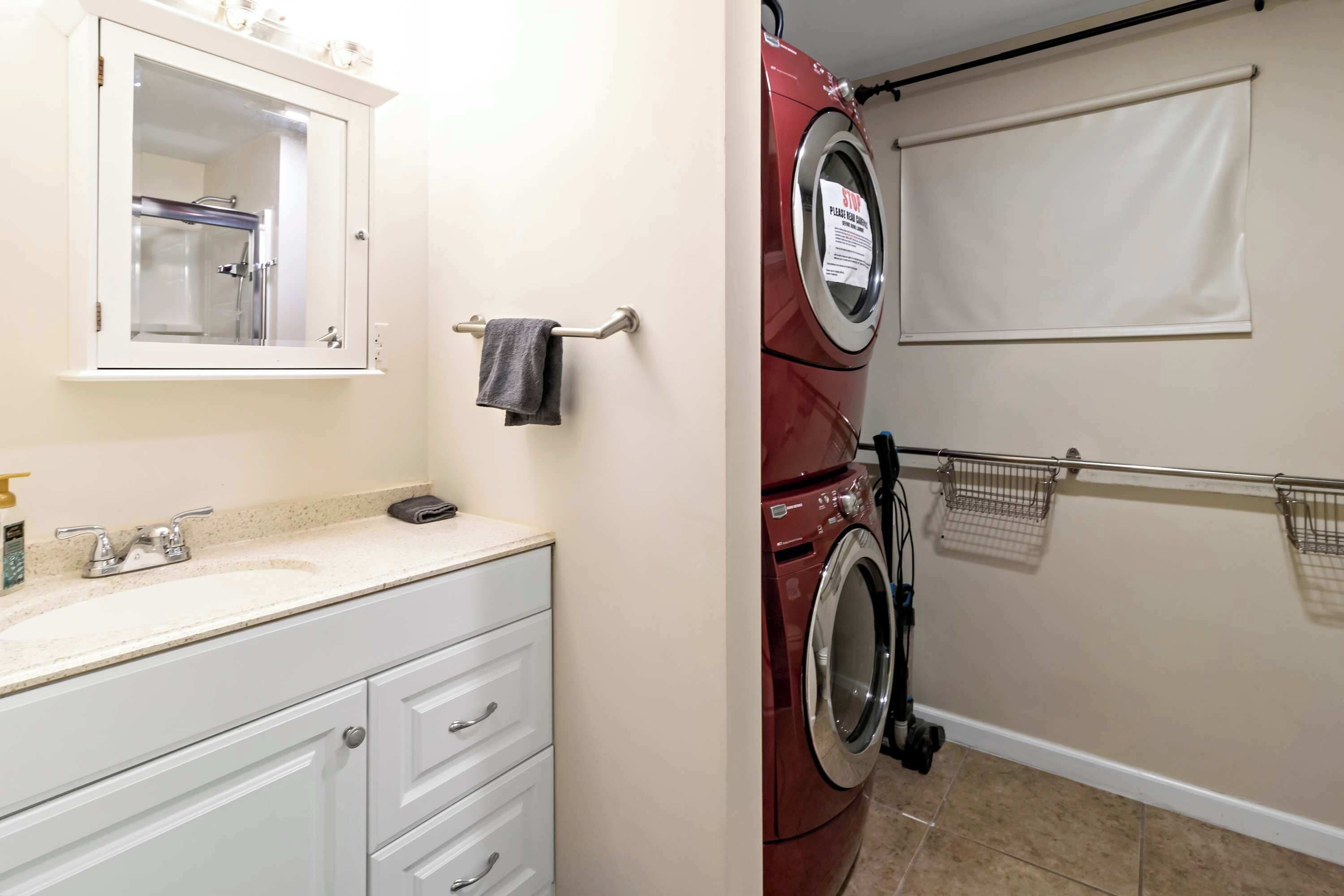 Douche, séchoir à cheveux, serviettes fournies
