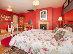 1 bedroom, bed sheets