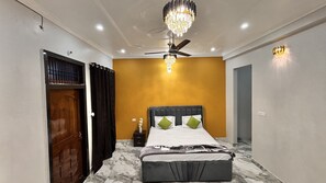 6 bedrooms, in-room safe, desk, iron/ironing board