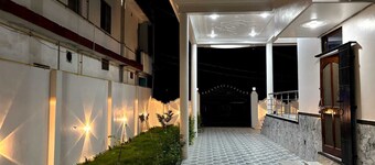 Experience Authentic Varanasi: A Serene Luxurious Homestay: Close to City Centre